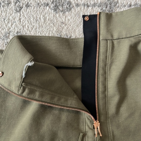 Kit and Ace green sleeveless top with pockets - Picture 5 of 7